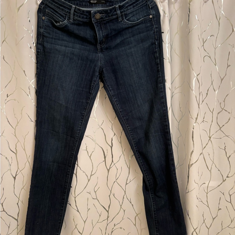 Vera Wang dark straight leg jeans